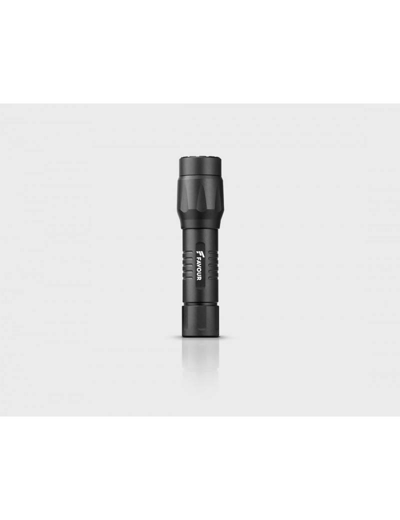 LINTERNA DE MANO T1417 FAVOR 1030 LUMENS USB RECARGABLE [T1417]