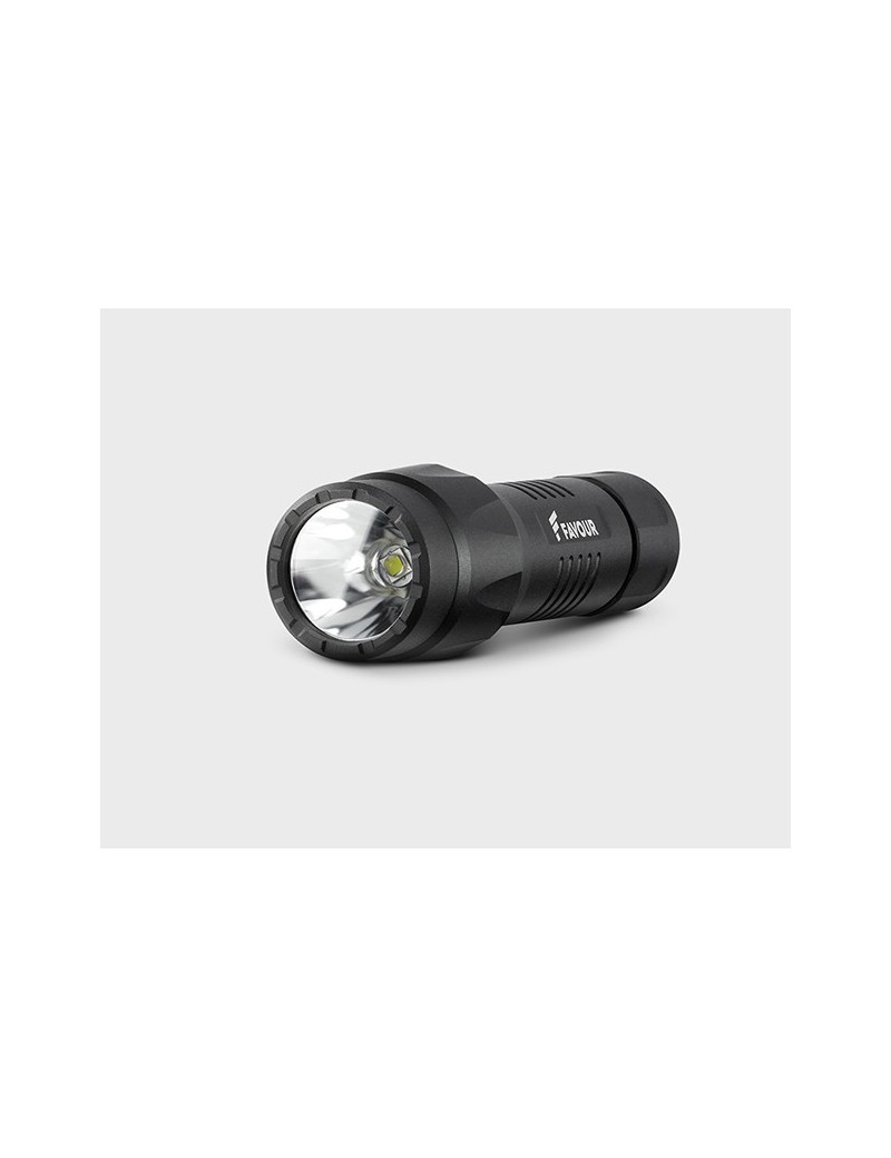 LINTERNA DE MANO T1417 FAVOR 1030 LUMENS USB RECARGABLE [T1417]