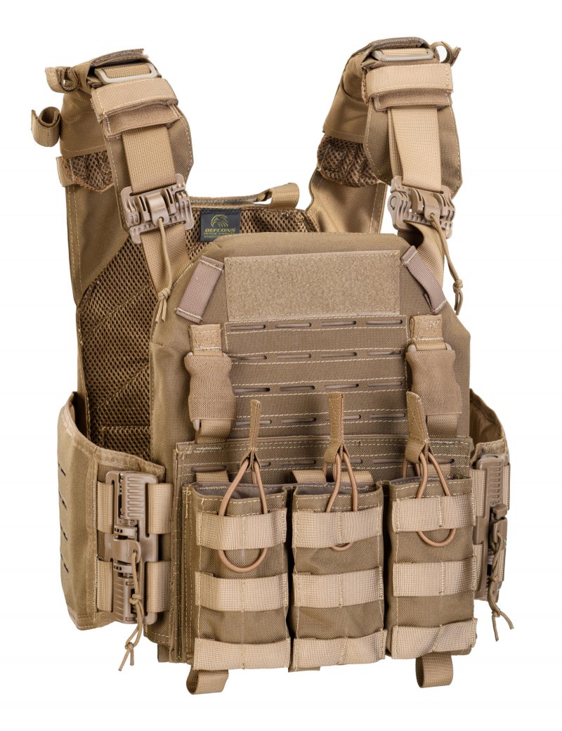 DEFCON 5 STORM PLATE CARRIER AVEC SYSTÈME DE DÉGAGEMENT RAPIDE + TRIPLE MAG. POCHETTE COYOTE TAN [D5-BAV23 CT]